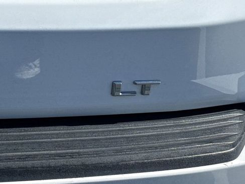 Used 2025 Chevrolet Suburban LT AWD/4WD image 12