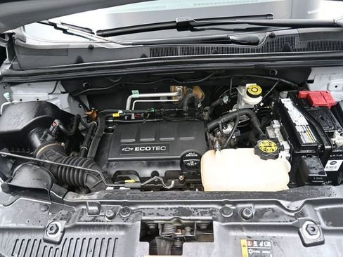 Used 2018 Chevrolet Trax LS image 31