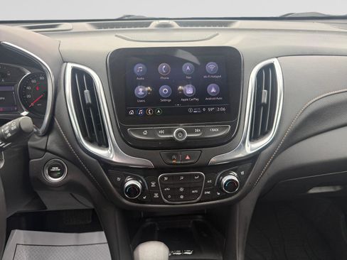 Used 2022 Chevrolet Equinox Premier image 11