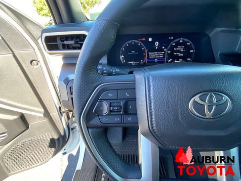 Used 2025 Toyota Tacoma TRD Sport AWD/4WD image 37