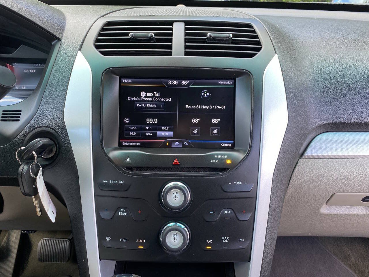 Used 2015 Ford Explorer XLT w/ Equipment Group 202A AWD/4WD image 18