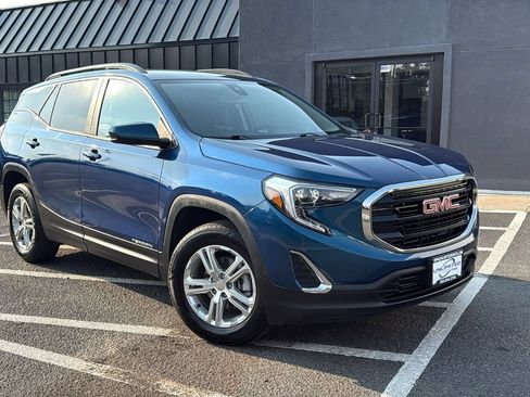 Used 2021 GMC Terrain SLE w/ Driver Convenience Package AWD/4WD image 1