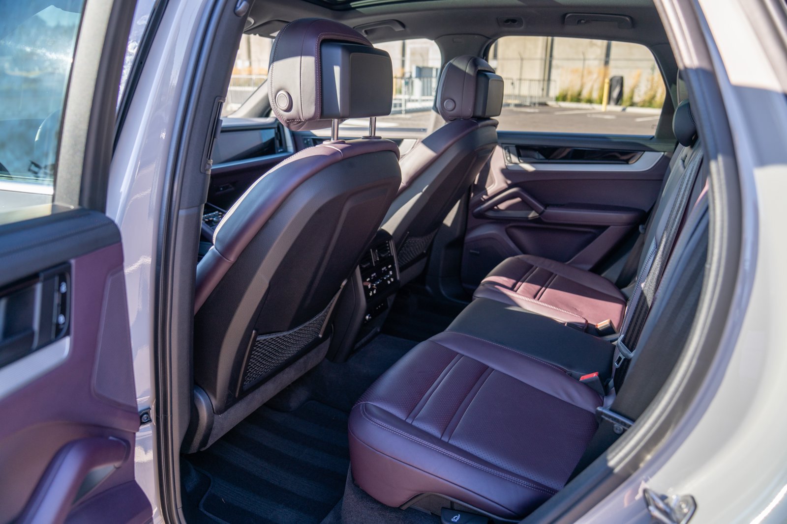 Certified 2024 Porsche Cayenne AWD/4WD image 21