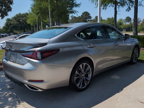 Used 2020 Lexus ES 350 F Sport w/ Accessory Package FWD image 10
