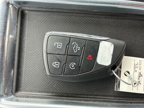 Used 2022 Chevrolet Silverado 1500 LTZ w/ Technology Package AWD/4WD image 38