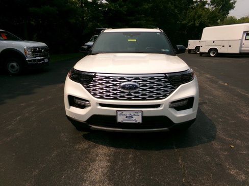 Used 2023 Ford Explorer Platinum w/ Premium Technology Package AWD/4WD image 2