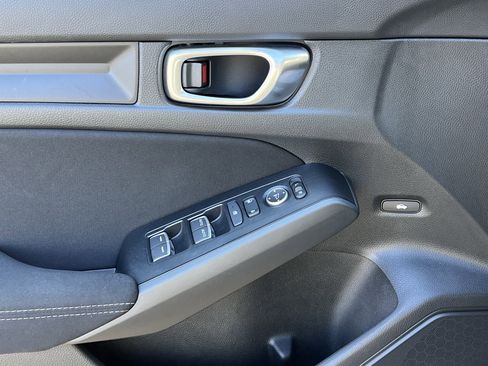 Used 2023 Honda Civic Sport image 9