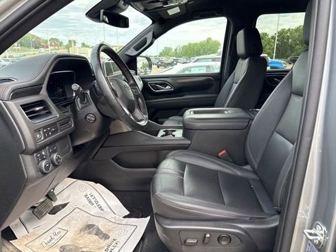 Used 2023 Chevrolet Suburban RST w/ Luxury Package AWD/4WD image 14