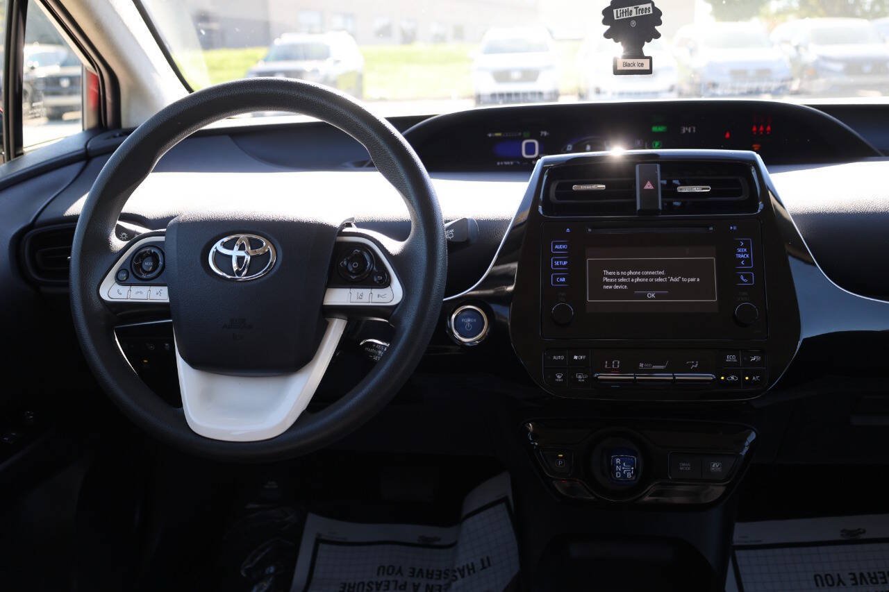 Used 2017 Toyota Prius Two w/ Prius Two Safety Plus Package FWD image 22
