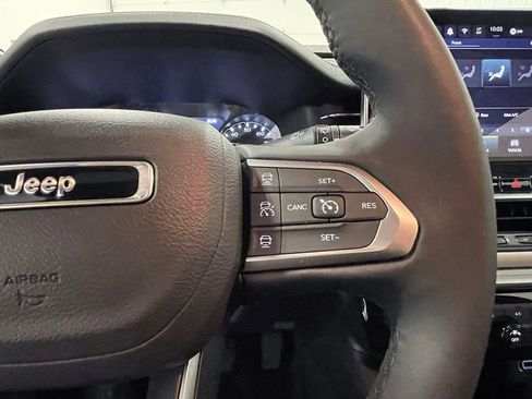 Used 2025 Jeep Compass Limited AWD/4WD image 30