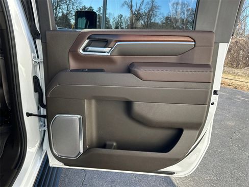 Used 2025 GMC Sierra 2500 Denali w/ Denali Reserve Package image 17