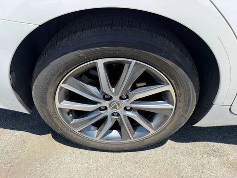 Used 2016 Lexus ES 300h w/ Luxury Package w/Wood Trim FWD image 35