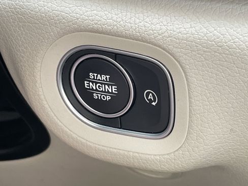 Certified 2023 Mercedes-Benz GLS 450 4MATIC image 32