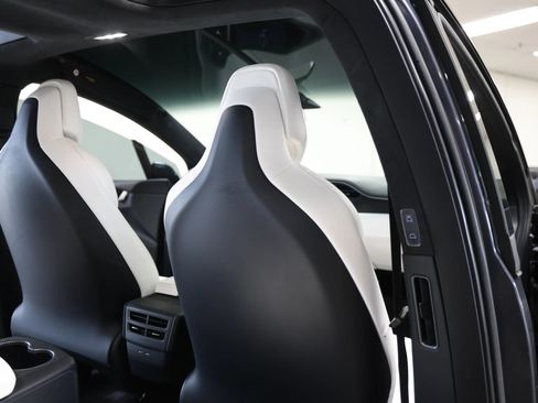 Used 2018 Tesla Model X 100D AWD/4WD image 35