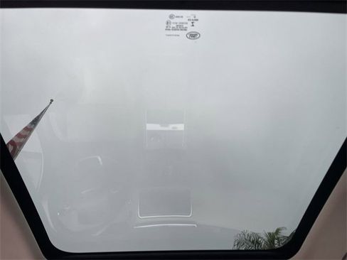 Used 2019 Land Rover Range Rover Velar S image 20