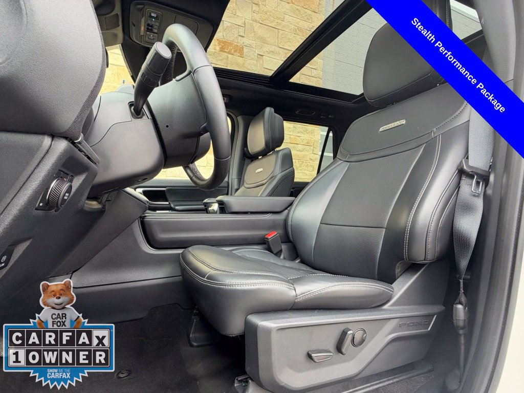 Used 2026 Ford Expedition Platinum w/ Stealth Performance Package AWD/4WD image 4