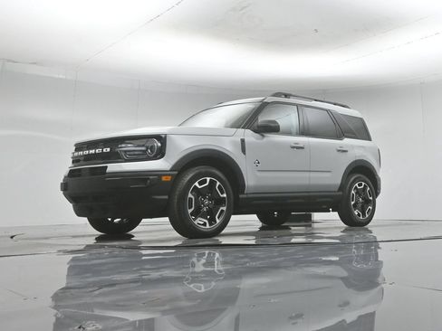 Used 2023 Ford Bronco Sport Outer Banks w/ Tech Package AWD/4WD image 48