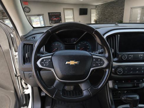 Used 2022 Chevrolet Colorado LT w/ Fleet Safety Package RWD image 9