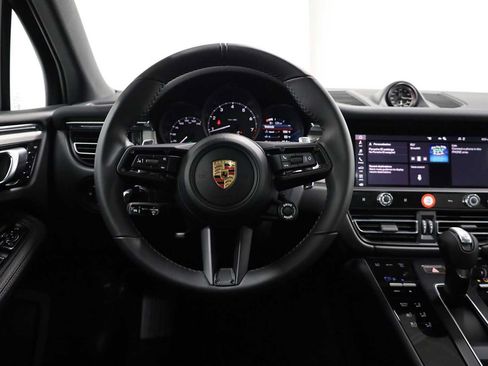 Certified 2026 Porsche Macan AWD/4WD image 23