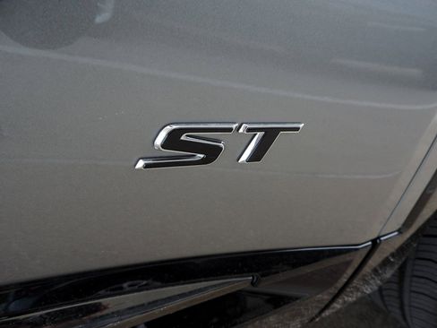 New 2026 Buick Envision Sport Touring image 17