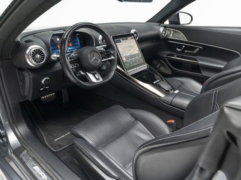 Used 2022 Mercedes-Benz SL 63 AMG SL 63 AMGﾮ w/ Driver Assistance Package image 10