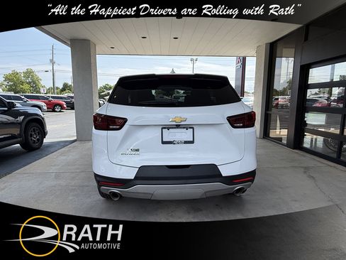 Used 2024 Chevrolet Blazer LT FWD image 8