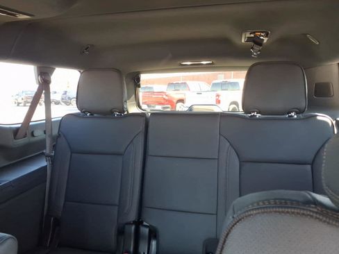 New 2026 Chevrolet Suburban High Country AWD/4WD image 7