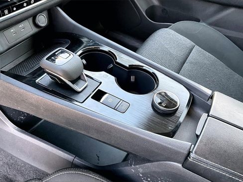 Used 2025 Nissan Rogue SV image 15