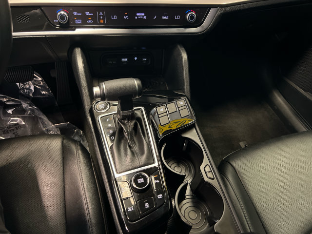 Used 2025 Kia Sportage EX w/ Premium Package FWD image 29