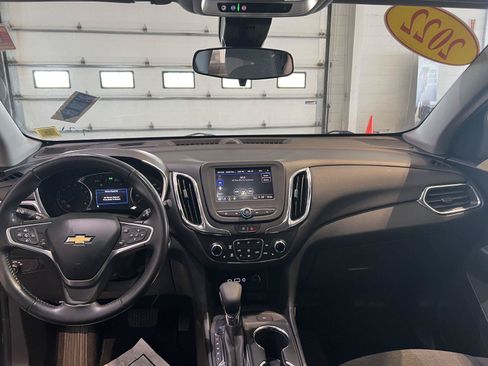 Used 2022 Chevrolet Equinox LT FWD image 16
