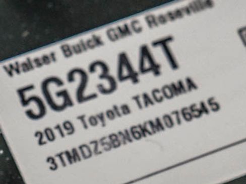 Used 2019 Toyota Tacoma TRD Off-Road w/ TRD Premium Off Road Package AWD/4WD image 25