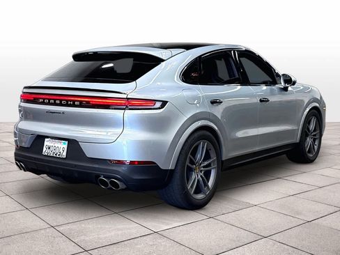 Used 2024 Porsche Cayenne S AWD/4WD image 15