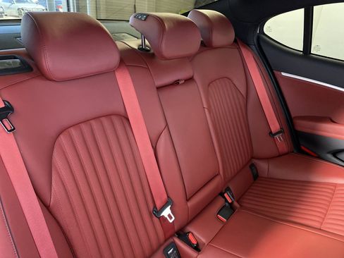 Used 2023 Genesis G70 2.0T w/ Sport Prestige Package image 31