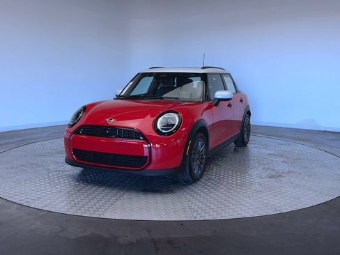Used 2026 MINI Cooper 4-Door Hardtop FWD image 4