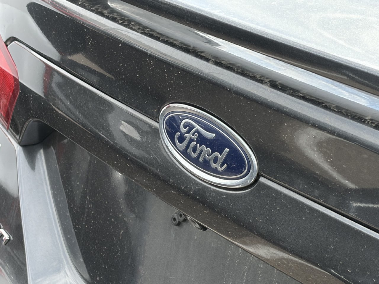 Used 2016 Ford Fusion SE w/ Equipment Group 202A FWD image 3