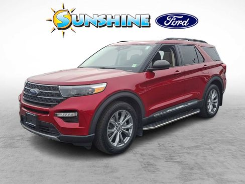 Certified 2020 Ford Explorer XLT w/ Equipment Group 202A AWD/4WD image 3