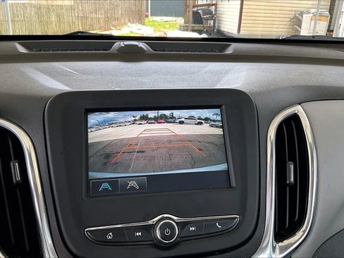 Used 2018 Chevrolet Equinox LS FWD image 13