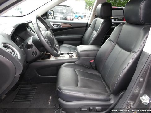 Used 2019 Nissan Pathfinder Platinum AWD/4WD image 13
