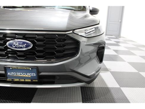 Used 2025 Ford Escape ST-Line image 8