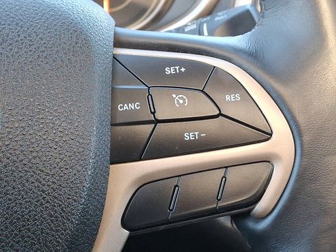 Used 2018 Jeep Cherokee Limited AWD/4WD image 25