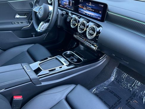 Used 2025 Mercedes-Benz CLA 250 image 15