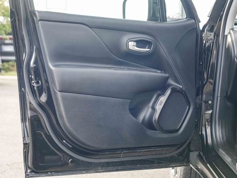 Used 2023 Jeep Renegade Altitude image 23