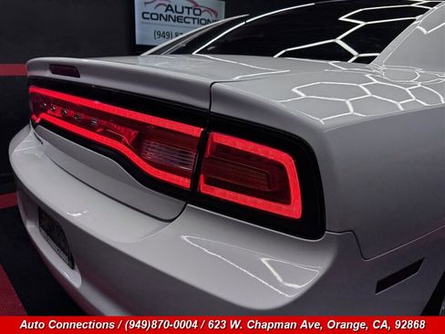 Used 2011 Dodge Charger SE image 25