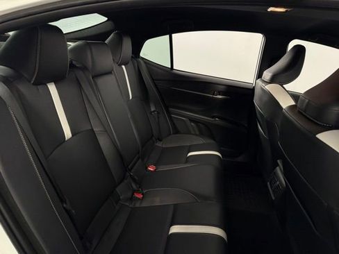 Used 2025 Toyota Camry SE image 17