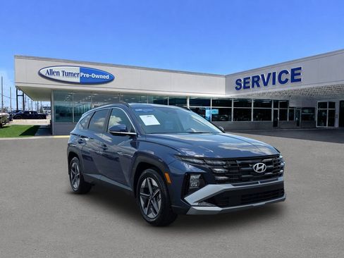 Used 2025 Hyundai Tucson SEL FWD image 2