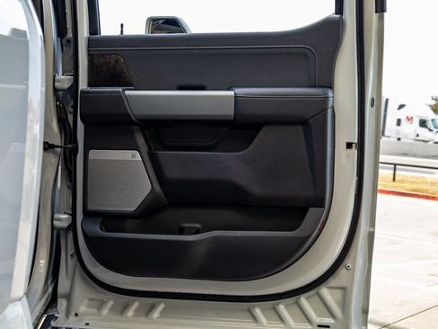 Used 2026 Ford F250 Lariat w/ Tremor Off-Road Package image 40