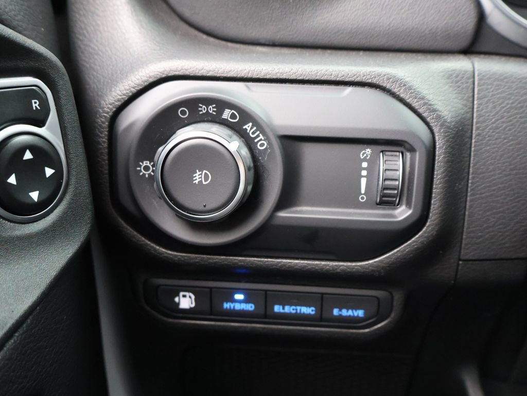 Used 2023 Jeep Wrangler Unlimited Rubicon 4xe w/ Cold Weather Group AWD/4WD image 30