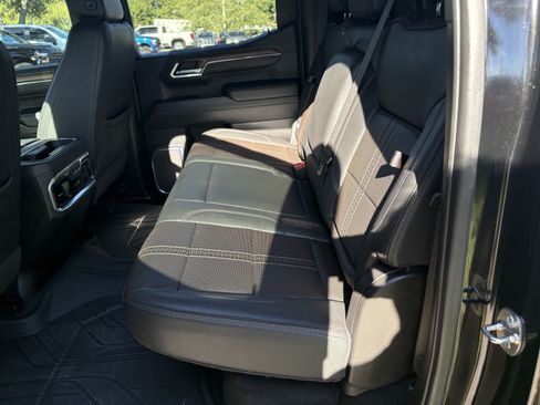 Used 2024 Chevrolet Silverado 1500 High Country AWD/4WD image 9