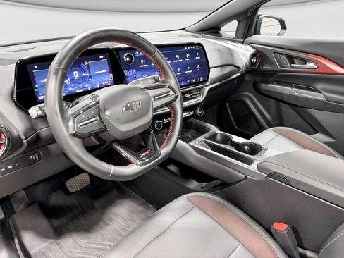 Used 2024 Chevrolet Equinox EV RS FWD image 18
