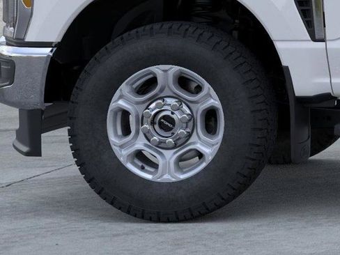 New 2026 Ford F350 XLT w/ FX4 Off-Road Package AWD/4WD image 18